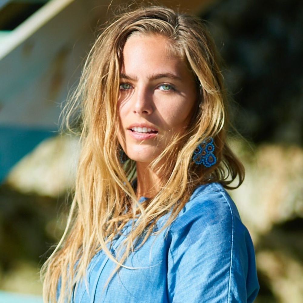 Vineyard Vines blue earrings